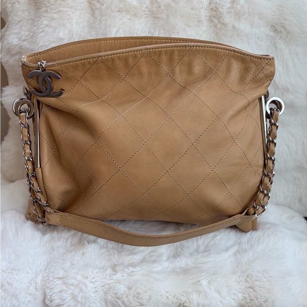 💕Chanel Ultimate Foldover Bag - Picture 3 of 14